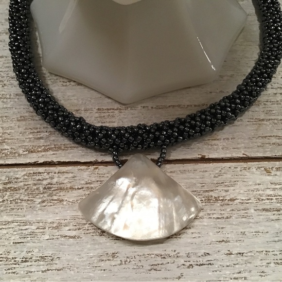 🐚[2/$70.00]🐚 MOP Necklace - Picture 3 of 8
